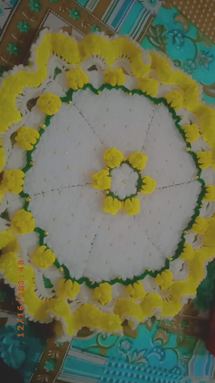 Premium White base thalposh with yellow flowers