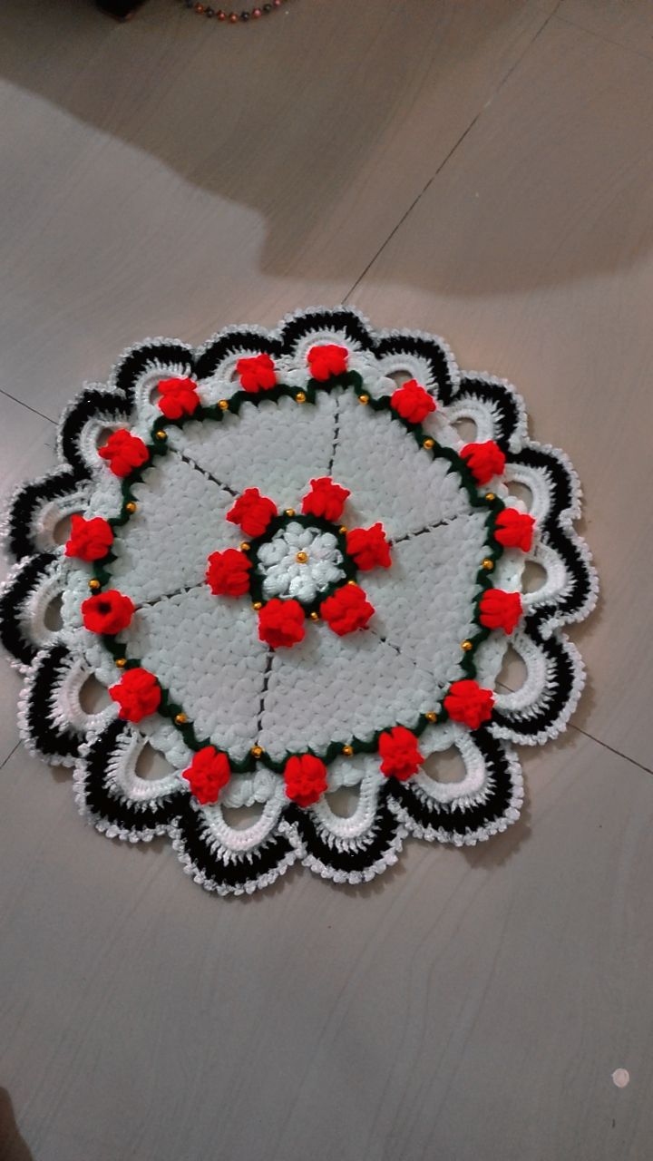 Premium thalposh red flower and black border with golden perls